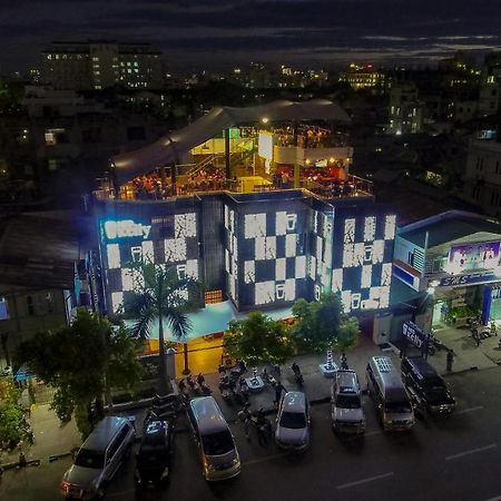 Ned Kelly Hotel & Irish Pub Mandalay Esterno foto