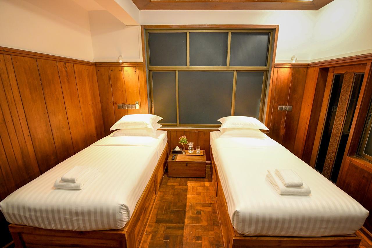 Ned Kelly Hotel & Irish Pub Mandalay Esterno foto
