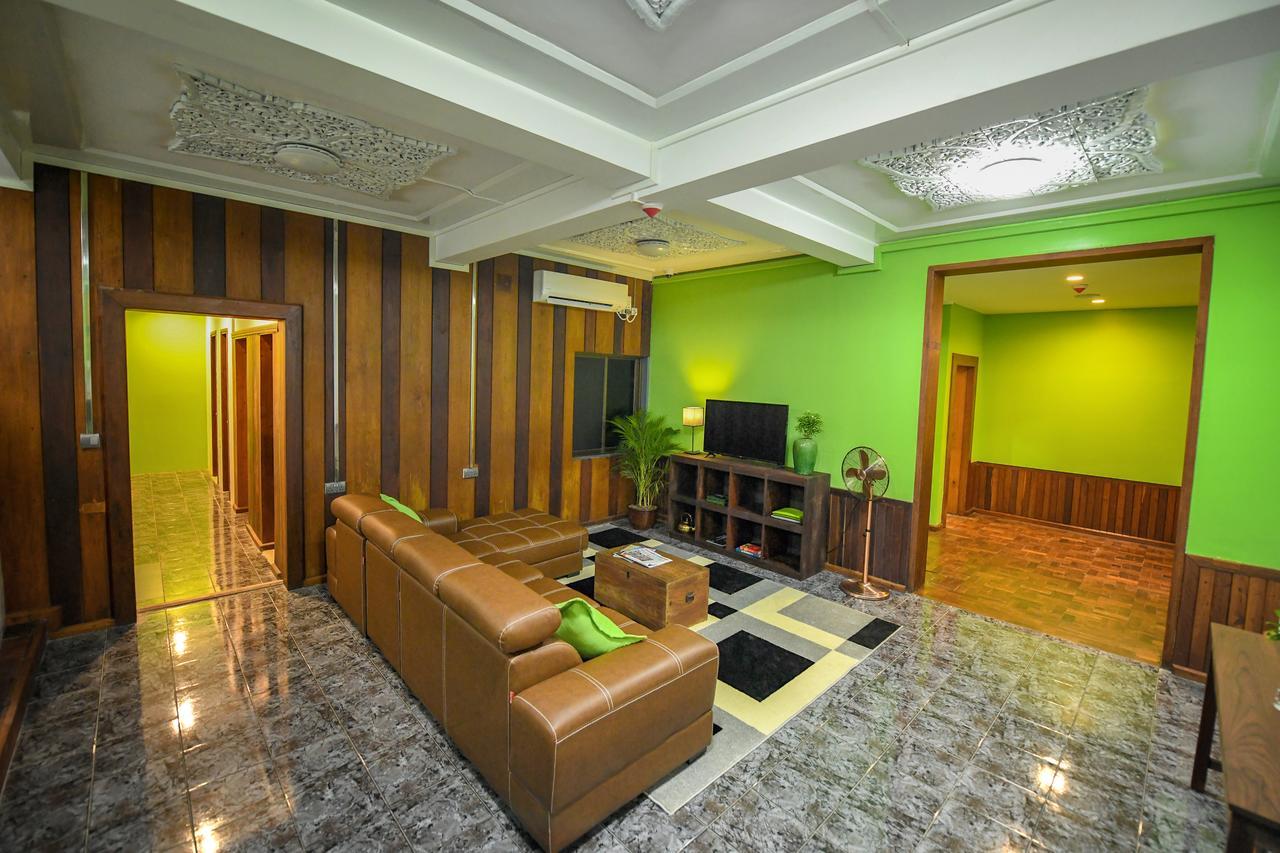 Ned Kelly Hotel & Irish Pub Mandalay Esterno foto