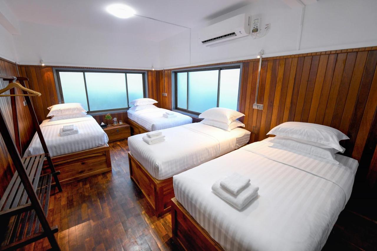 Ned Kelly Hotel & Irish Pub Mandalay Esterno foto