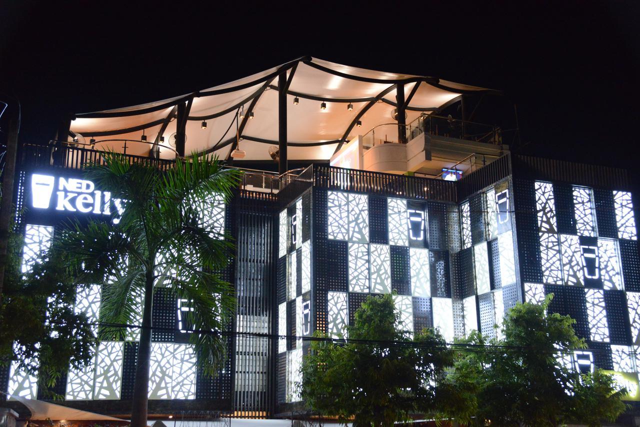 Ned Kelly Hotel & Irish Pub Mandalay Esterno foto